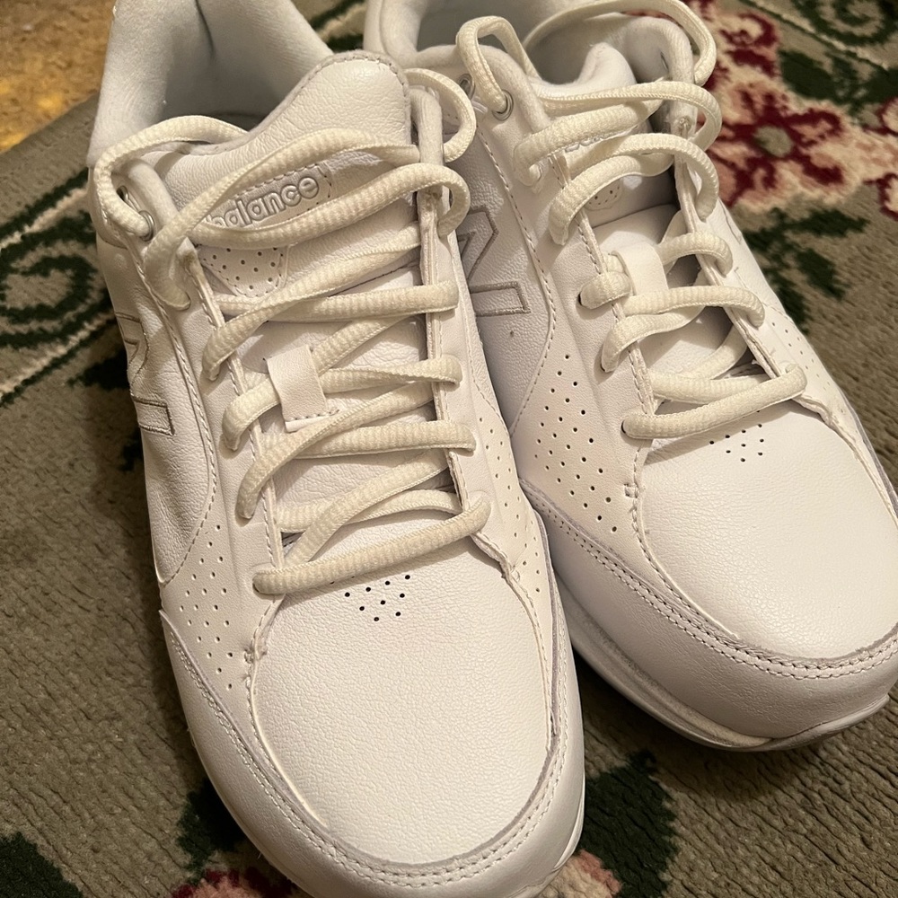 New balance wide width sneakers
